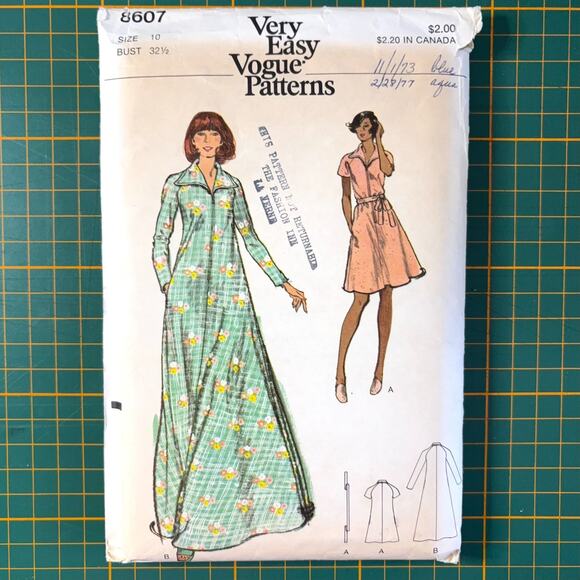 Vogue Other - Vintage Vogue Sewing Pattern Misses Robe 8607 Bust 32.5 Sz 10 Cut and Complete